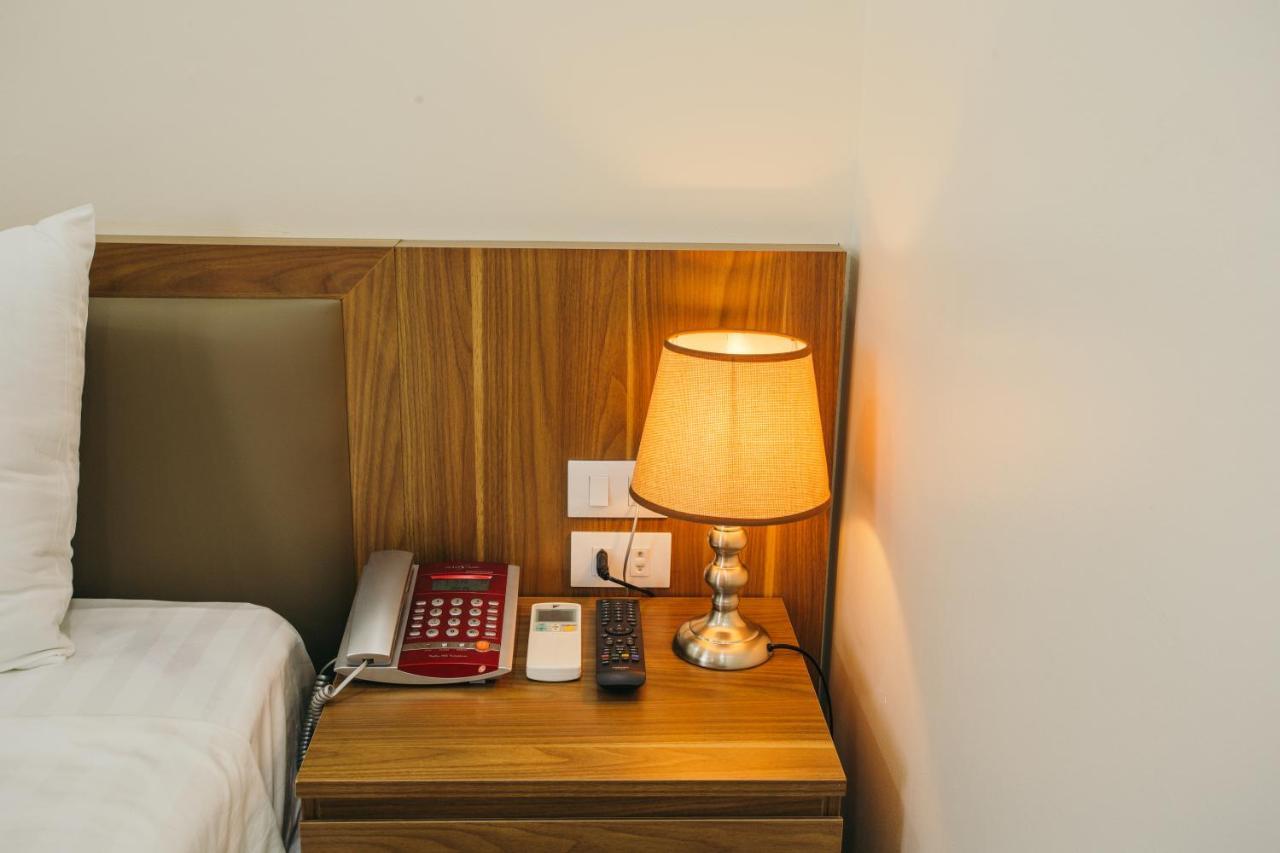White Crown Hotel Ha Long Luaran gambar